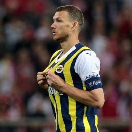 Seçiminizi yapin bakalım sizce edin dzeko mu? Yoksa mauro icardi mi?