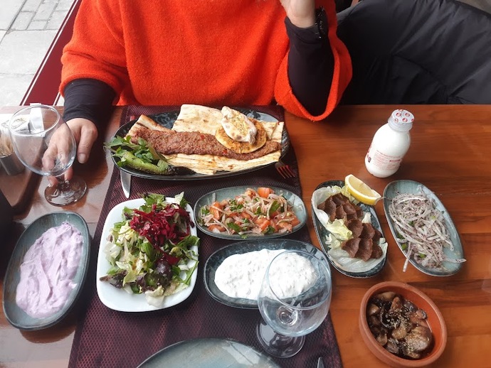 Bu masaya 300 TL sizce çok mu arkadaşlar?