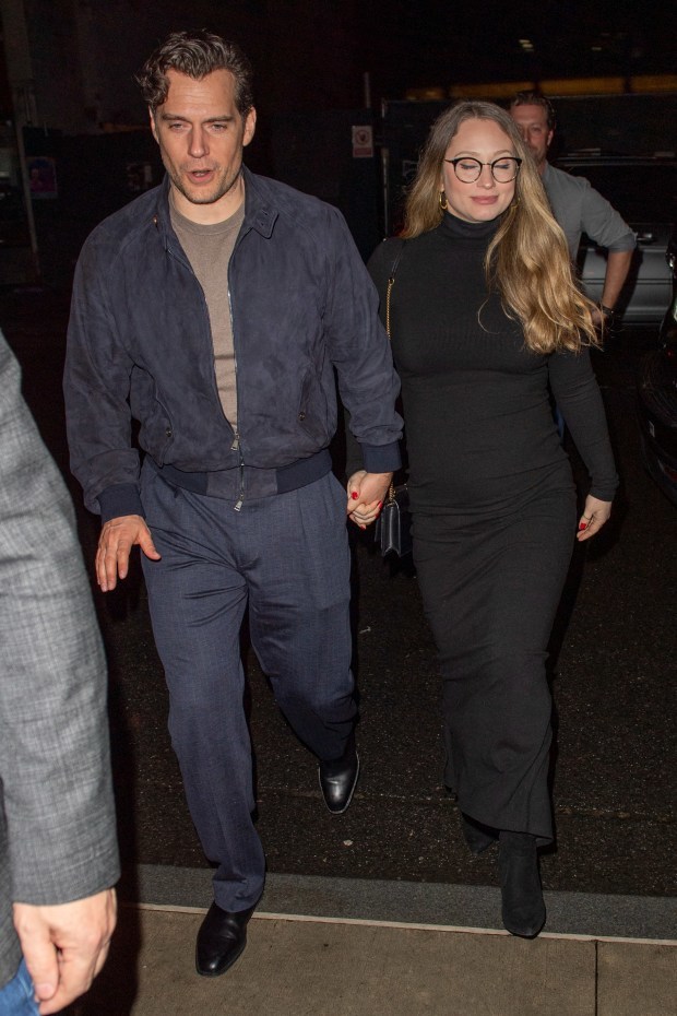 Henry Cavill baba oluyormuş... Çok sevindim dünyada böyle bir genin devam etmesi gerekirdi. Duygularınızı alılım?