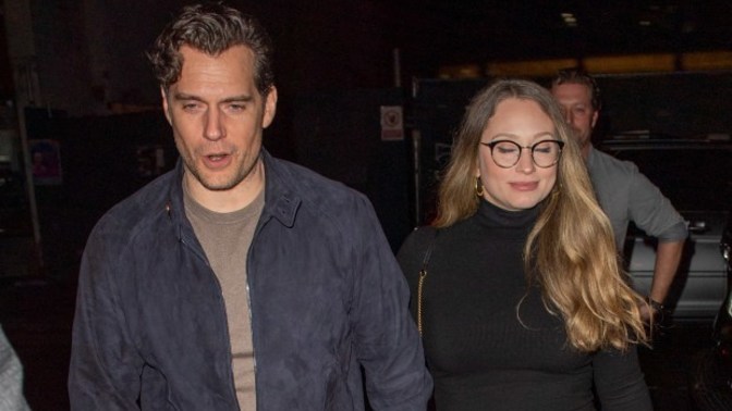 Henry Cavill baba oluyormuş... Çok sevindim dünyada böyle bir genin devam etmesi gerekirdi. Duygularınızı alılım?