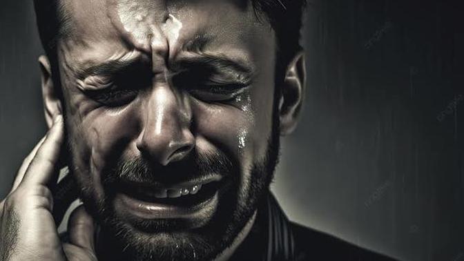 Sokakta birinin yere oturup hıçkıra hıçkıra ağladığını görseniz tepkiniz ne olur?