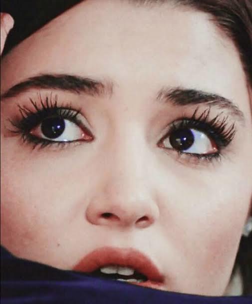 Hande Erçel gibi kirpiklerim nasıl olur, doğal yolla ya da bir ürün var mı?