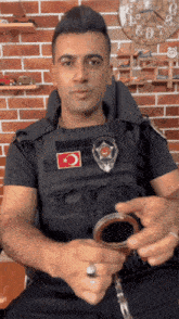 Yaşadığım haksızlıklara dayanamıyorum. Polis veya avukat var mı bu sitede?