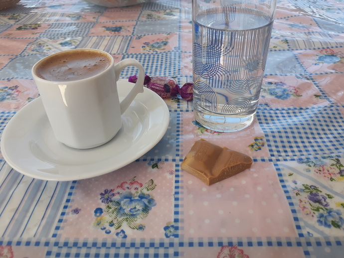 Öğlen kahveleri içiliyor mu?