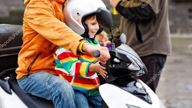 Motosiklete çocuk bindirmek doğru mu?