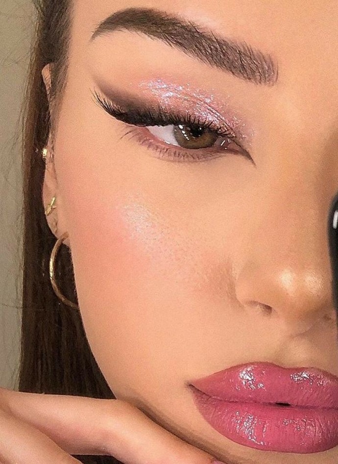 Eyeliner çekmek 🤌🏻