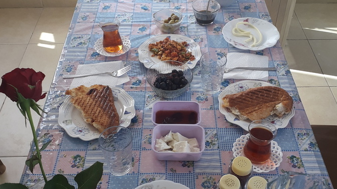Balkonda kahvaltı yapmayı severmisiniz?
