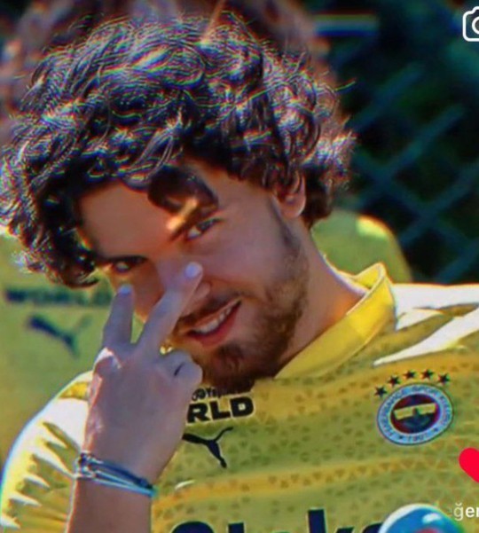Kadınlar futbolu yakışıklı futbolcular için mi izler?