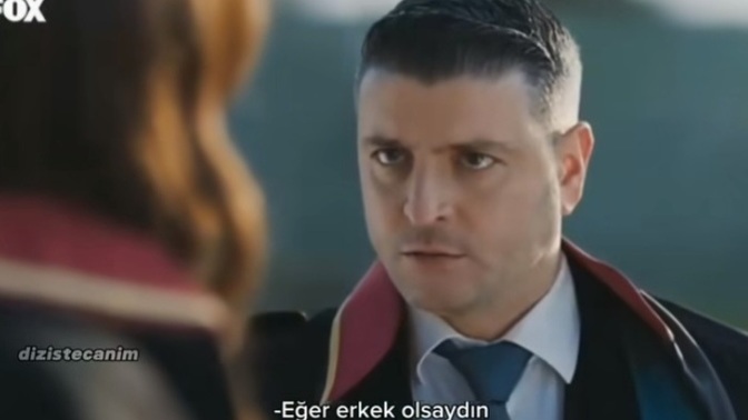 Arkadaşlar bu dizinin adı ne bilen yazsın?