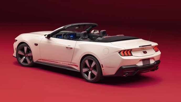 Ford Mustangin 60. yıla özel sürümü tanıtıldı. Nasıl duruyor, beğendiniz mi?