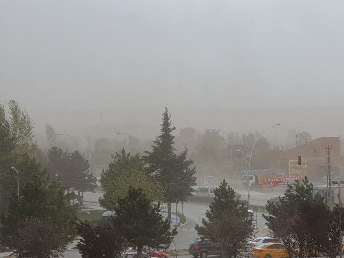 Fırtınalı havalar size neler hissettiriyor?