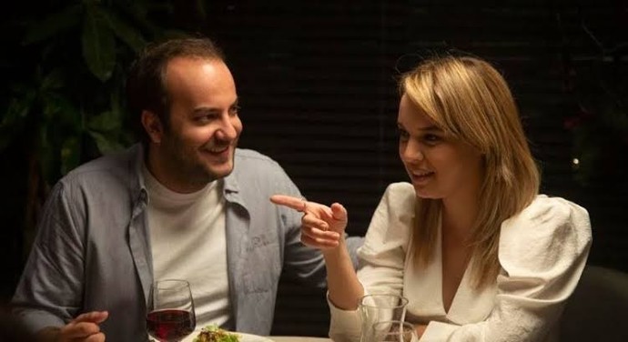 Kadın gerçek yüzünü fakirlikte, erkek gerçek yüzünü zenginlikte belli eder. Sizce de öyle mi?