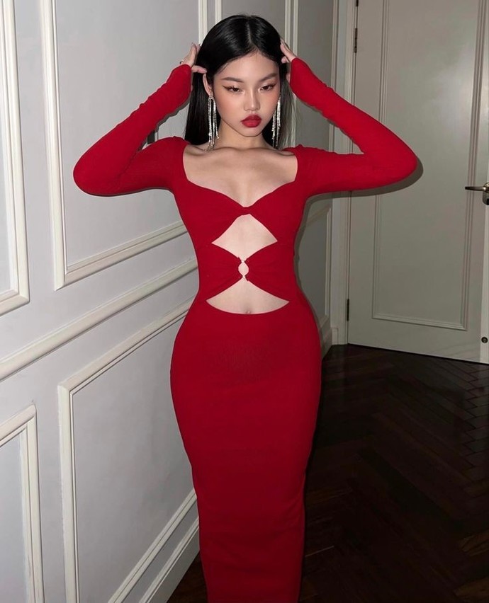 Bu elbiseye nasıl bir saç modeli gider?