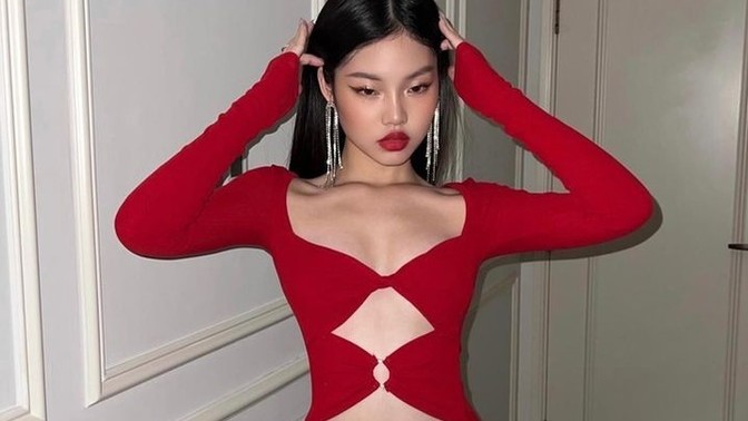 Bu elbiseye nasıl bir saç modeli gider?