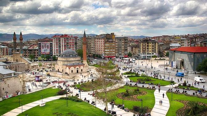 Küçük şehirde mutlu olunamaz mı?