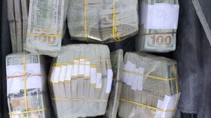 Kapınıza böyle bir çanta bırakılsa ne yapardınız?