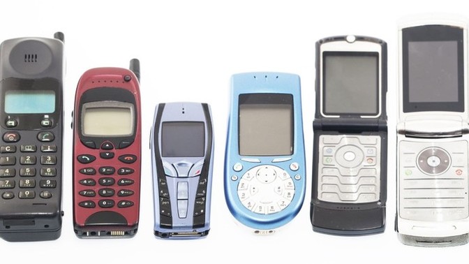 İlk cep telefonunuzu kaç yaşında aldınız?