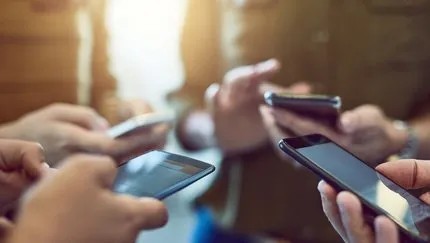 Fazla telefon kullanımının insanları aptallaştırdığını düşünüyor musun?
