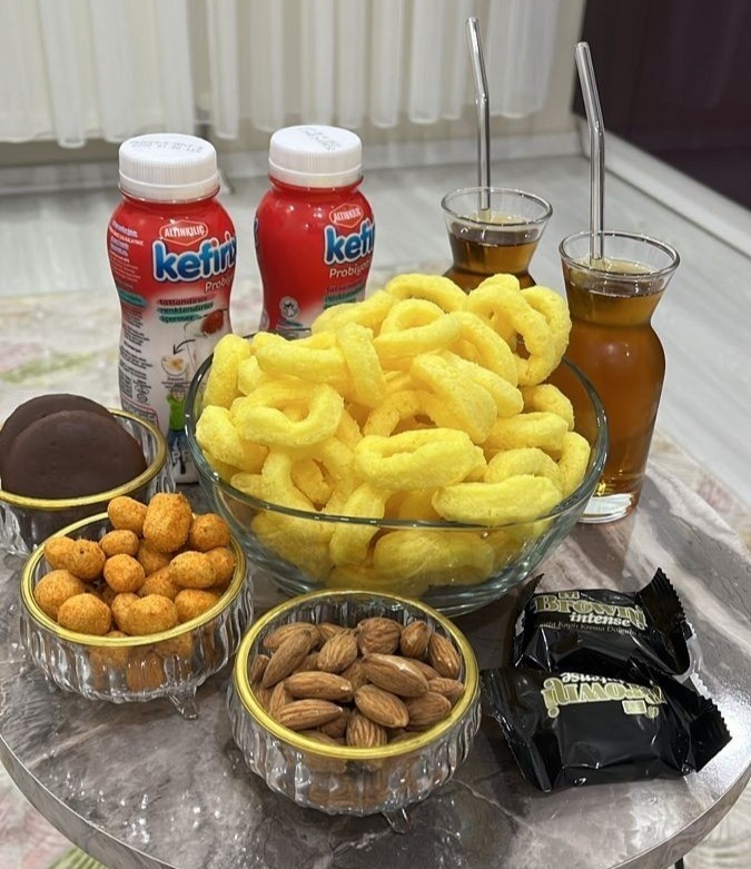 Akşam çay, kahve yanına eşlik eden hangi yiyecekleri tercih ediyorsunuz?