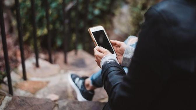 Sokakta tanımadığın biri telefonunu kullanmak istese ne yaparsın?