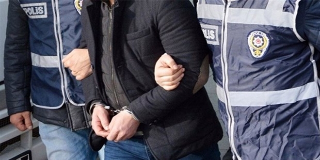 Sanalda kizlarla daha rahat konusabiliyorum yuruyebiliyorum konuyu baska yere getirebiliyorum ama reelde yapamiyorum neden?