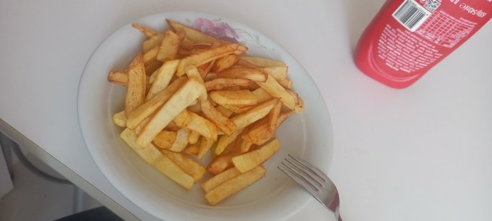 Patates kızartmasina ketcap mayonez atiyor musunuz?