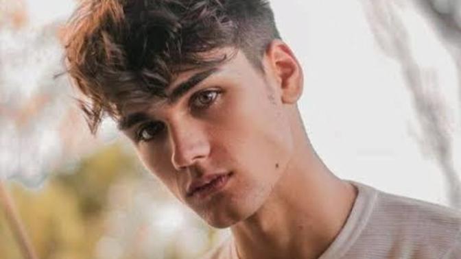 Dağınık saç modeli erkeklere yakışıyor mu?