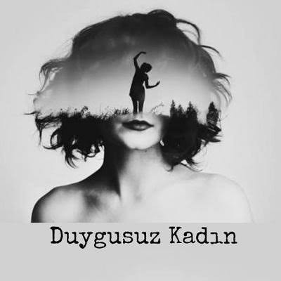 Aslında duygusal olup dışarıya belli etmeyen veya edemeyen var mı?