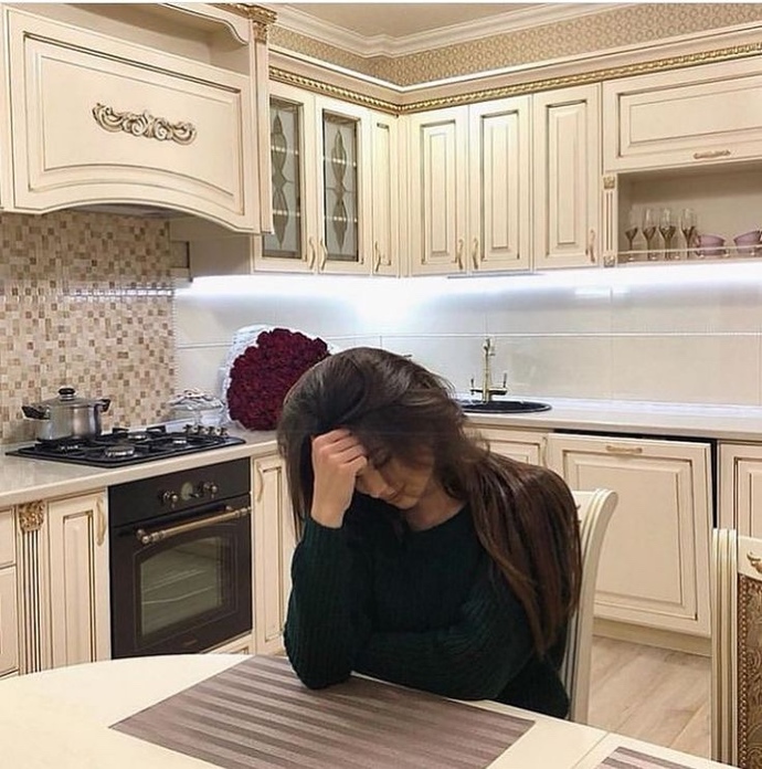 Mutfakta oturup annenize anlattığınız kişiye ne oldu?