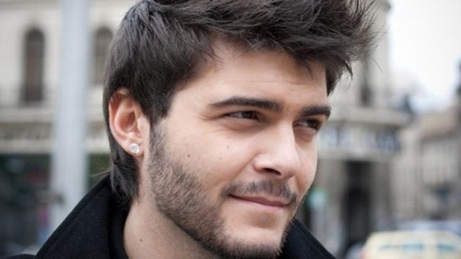 Küpe takan erkek yarımdır, erkekliği gitmiştir diyorlar. Sizce öyle mi?