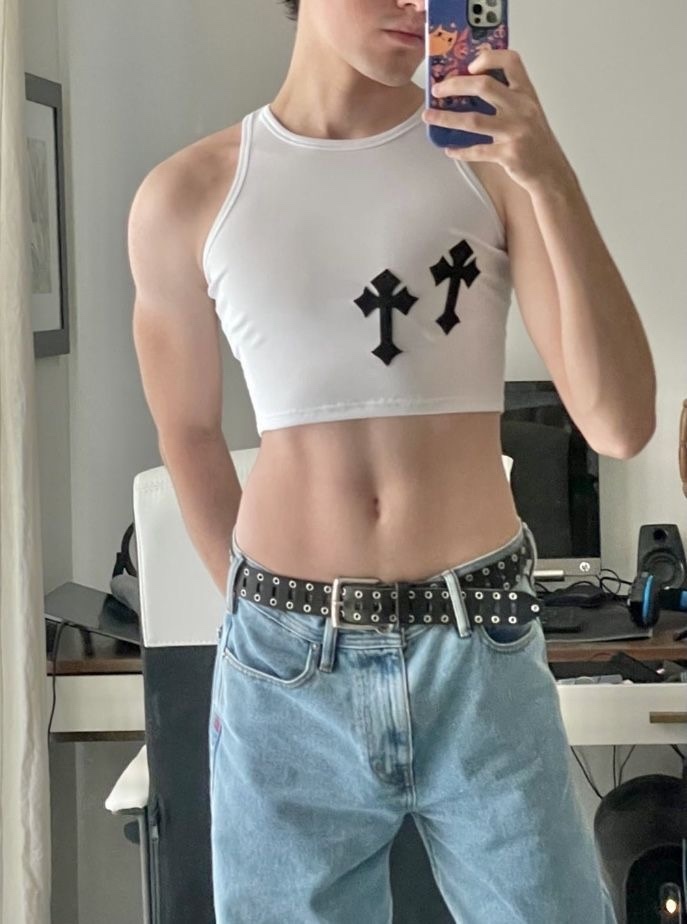 Crop giyen erkek şaka mı 😃 ?