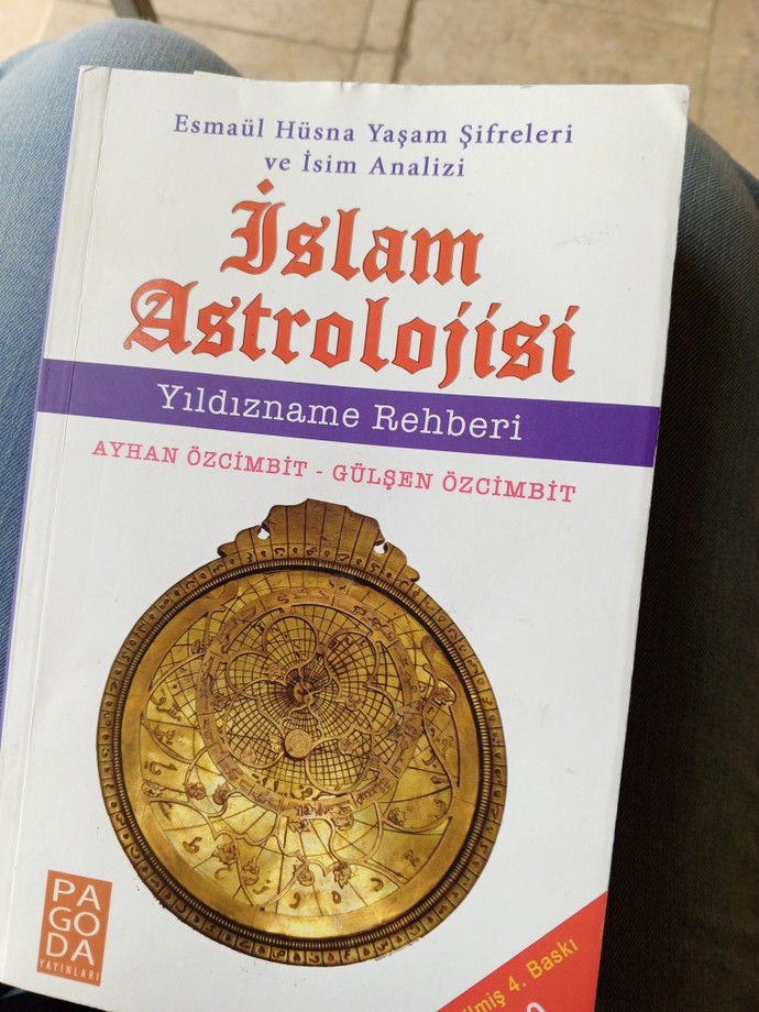 Güne bir kitap tavsiyesi bırakır mısın?