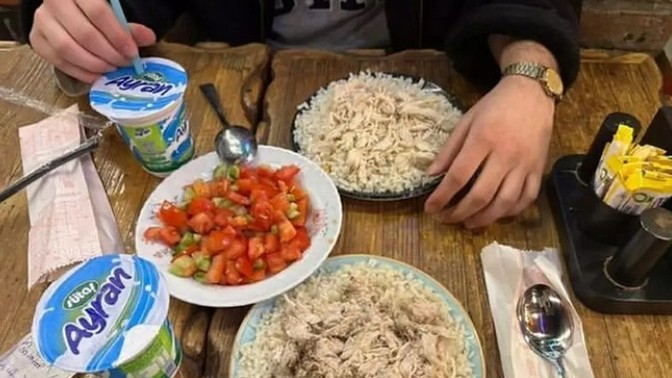 İlk randevuda pilav üstü tavuk ısmarlayan flörtten sevgili olur mu?
