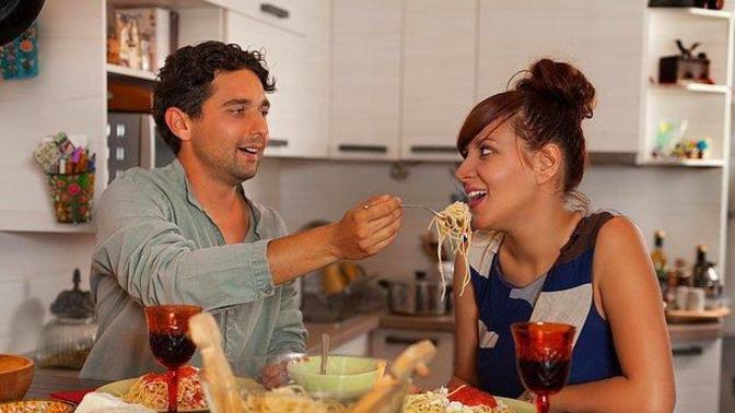Sevgilin ilk defa sana yemeğe gelecek menüde neler olur?