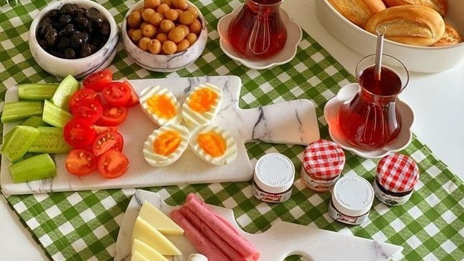 Hafta sonu kahvaltısını evde mi yoksa dışarda mı yapmak sizin için daha keyifli?