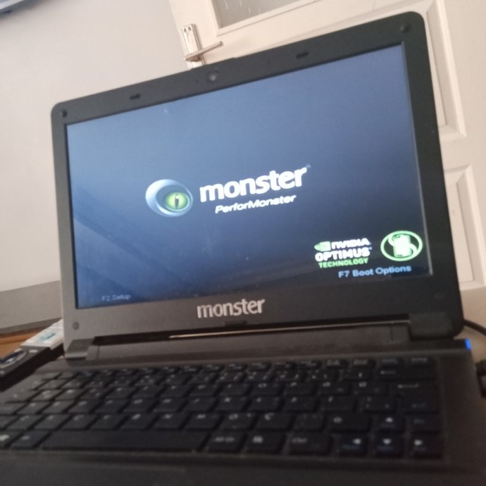 Formattan sonra laptop açılmama sorunu nasil cozebilirim?