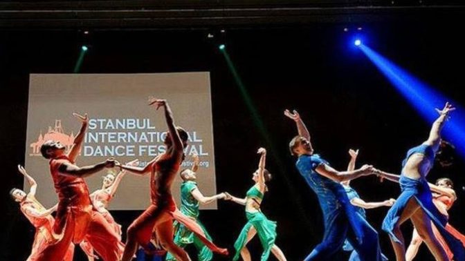 Uluslararası İstanbul Dans Günleri 2 Mayıs'a kadar devam edecek! Dans etmeyi seviyor musunuz?