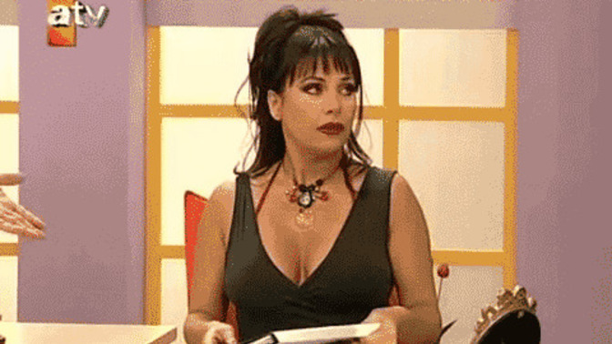 Şenay Gürler sizce Çok güzel ve çekici bir kadın mı?