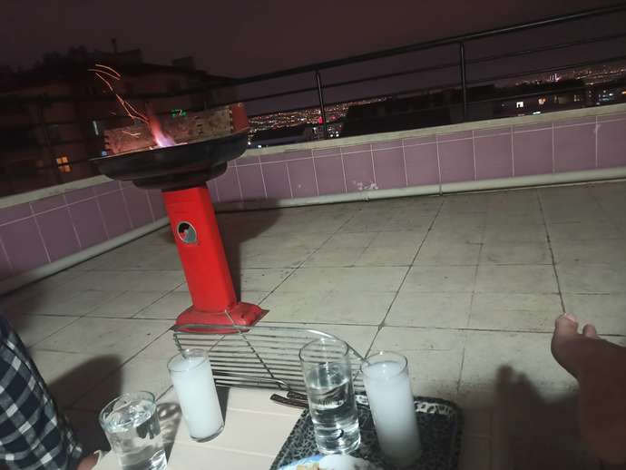 Mazi kalbinde bir yaraysa unutmak mı lazım, boş vermek mi, yoksa içmek mi?