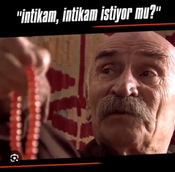 Herseyden çok intikam istiyor ama daha bilmiyor..