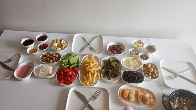 Akşam yemeğinde kahvaltı türü yer misiniz?