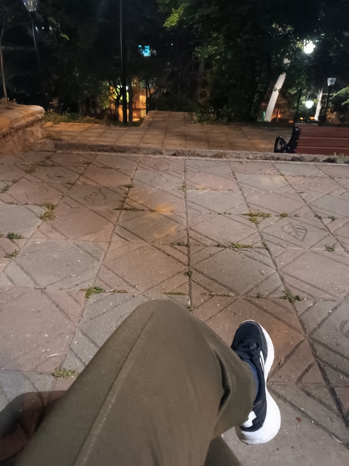 Çok yalnizim ya neden böyle?