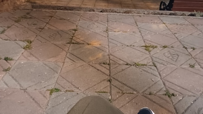 Çok yalnizim ya neden böyle?