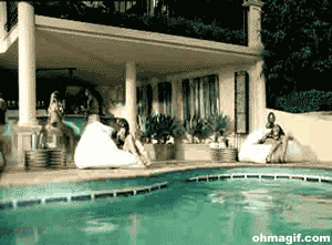 Size gif deki gibi bir şaka yapılsa tepkiniz ne olurdu?