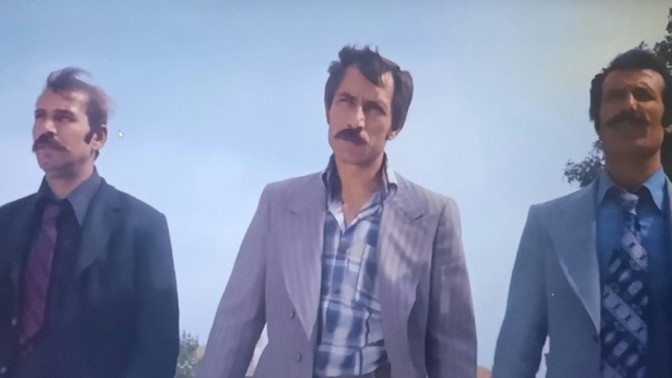 Bu film karesi Kemal Sunal'ın hangi filminden?