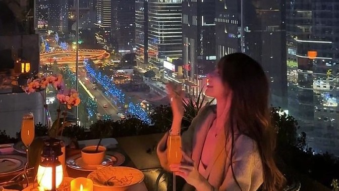 Yaşadığınız ortamda sıcaklığı yükselten doğal bir ateş misiniz, yoksa genellikle siz gelince sohbet biter mi?