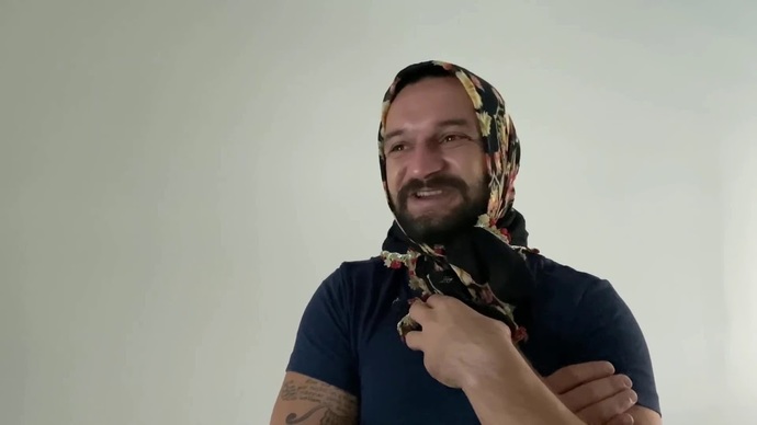 Kadınların kapanması erkekler için çok mu elzem? Yani başı açık kadın görmekle kapalı kadın görmek arasındaki fark nedir?