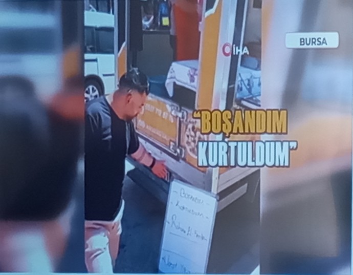 Bursada eşinden boşanan adam Lokma döktürdü. Siz böyle bir şey yapar mısınız?