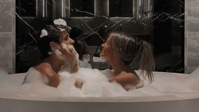 Sevgilinizle/eşinizle duş keyfi yapar mısınız 🚿?