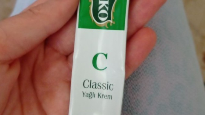 Bu kremi kullanan özelikle yüzüne süren var mı bir zararı var mı yüzüme sürebilir miyim?